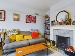 Sitting Room- click for photo gallery